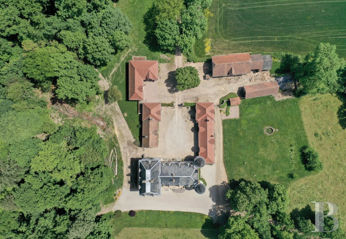 A 19th century chateau and surrounding park available for film projects in Saône-et-Loire, in the south of Morvan - photo  n°25